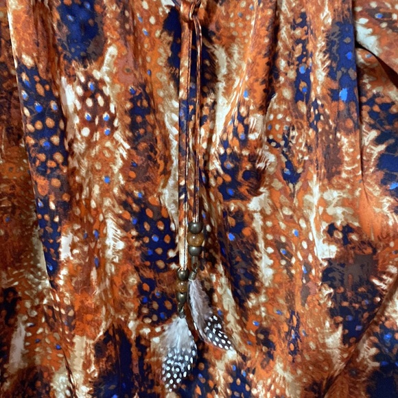 Ruby Rd. Size 14. Stunning Blouse.   Feather decoration.      Mint. - Picture 4 of 6